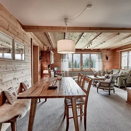 Chalet Mit Traum-panoramasicht In Die Berge Feldis